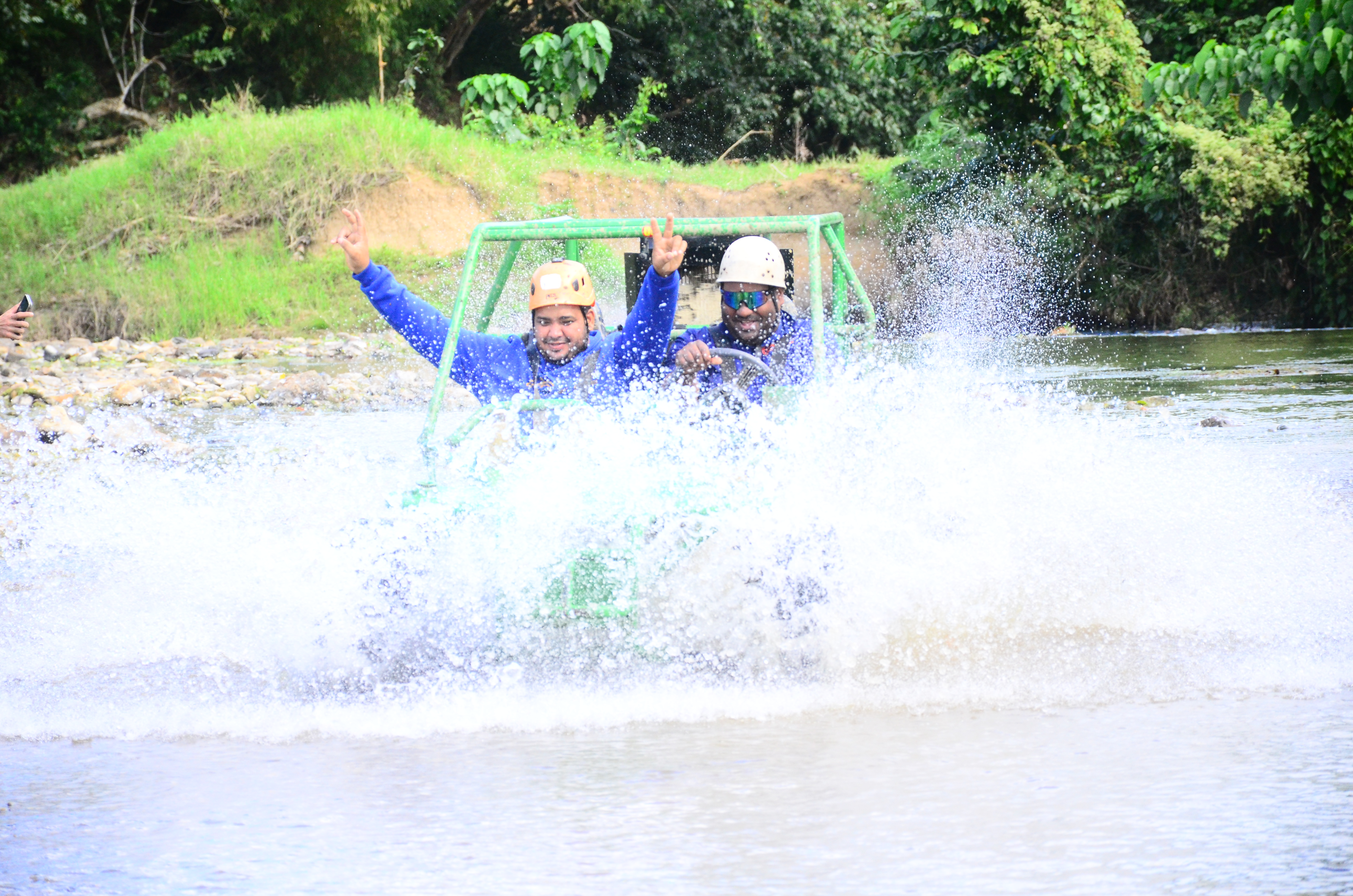 Aventura Extrema: Buggies + Zip Line + Cueva 3